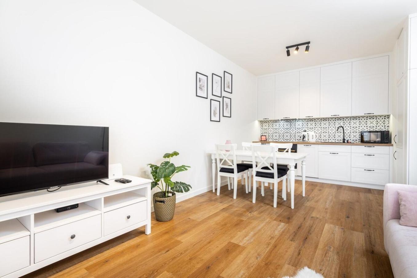 Apartament Bohema Premium Metro Szwedzka Warszawa